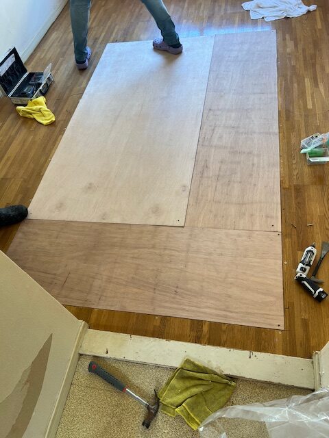 床材の補修完了